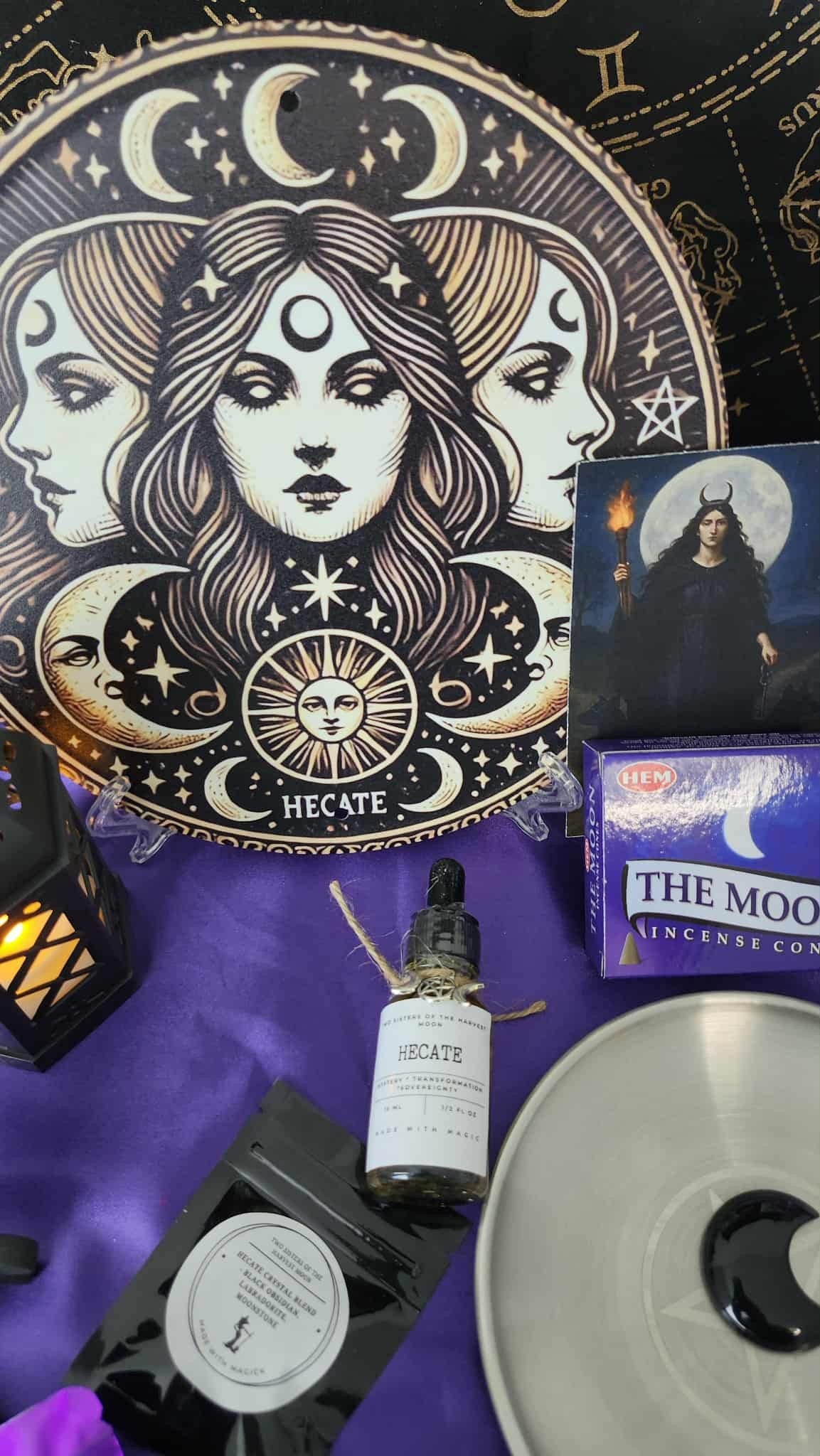 Hecate Deluxe Devotional Ritual Box โ Complete Altar Set and 92-Page Ritual Guide