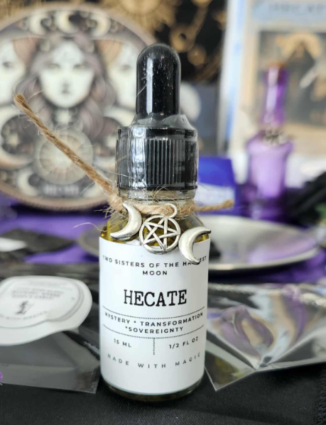 Hecate Deluxe Devotional Ritual Box โ Complete Altar Set and 92-Page Ritual Guide