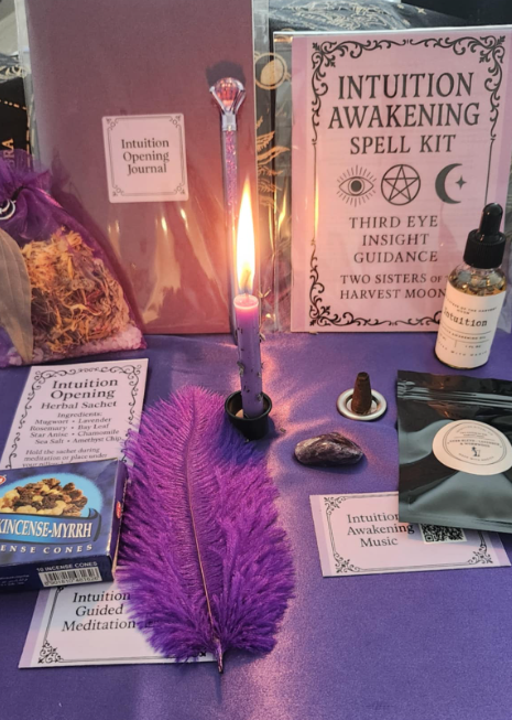 Awaken intuition with this witchcrafted spell kit. Includes oil, herbs, crystals, meditation & more for deep third eye ritual work.