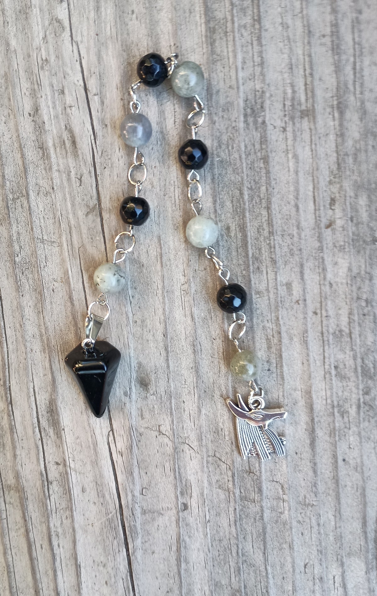 Anubis pendulum