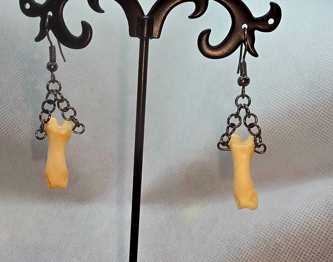 Red Fox Toe Bone Earrings - Nature&