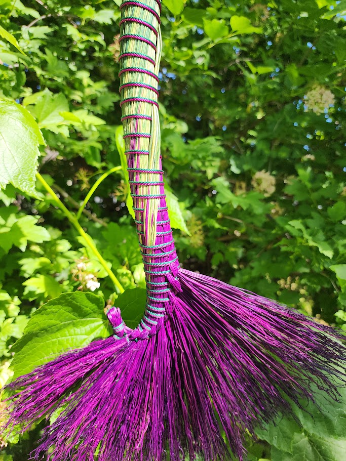 Vanda Rooster Tail Broom
