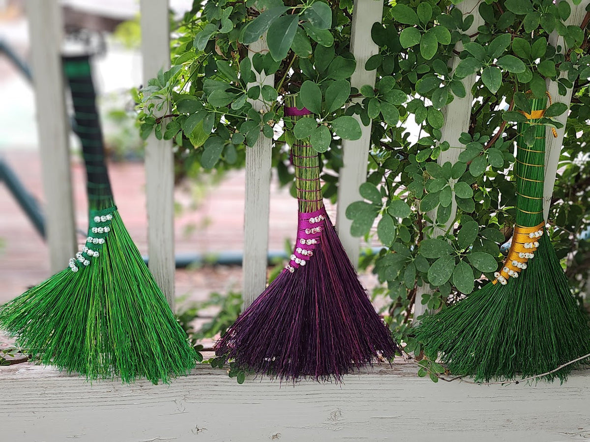 Garden Trio Green Blooms Broom