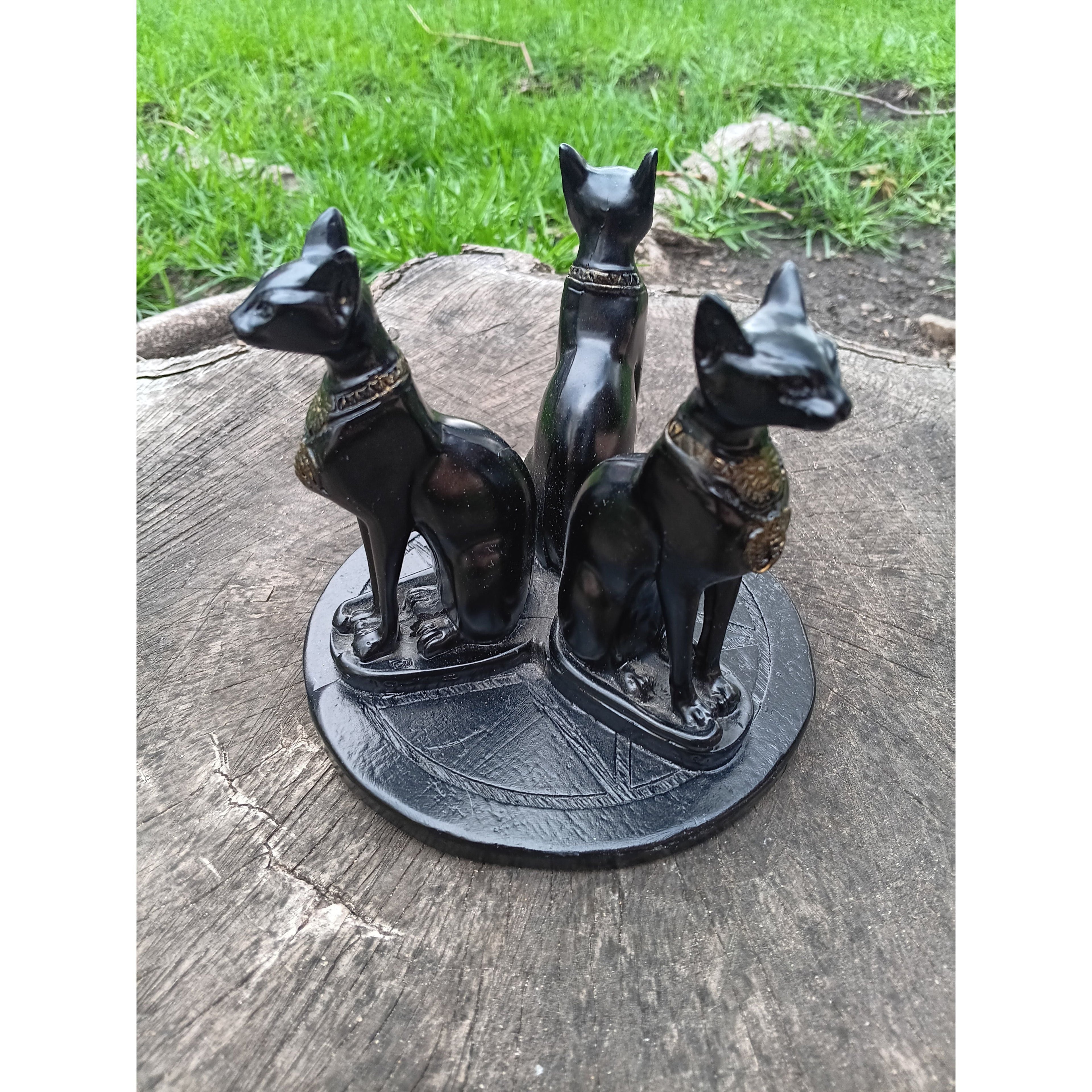 Egyptian Bastet Cat Guardian Pentacle Sphere Holder – Triple Feline Protection for Crystals &amp; Altars