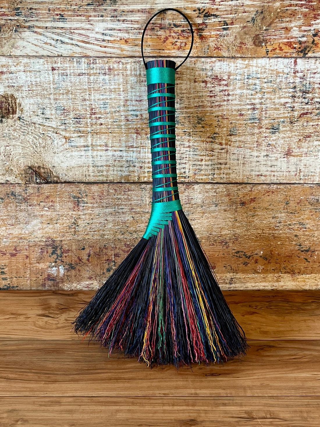 Midnight Prism Whisk/Bold Spectrum/Teal Thread