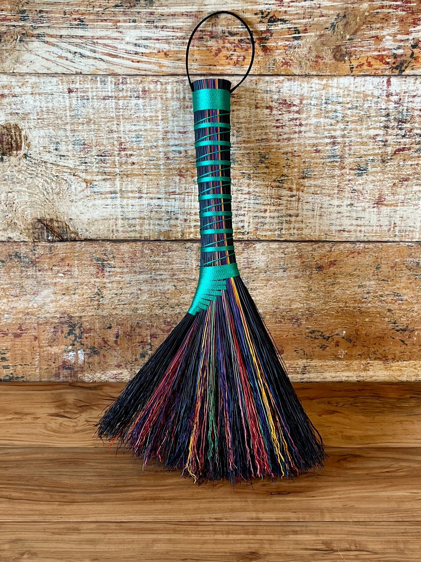 Midnight Prism Whisk/Bold Spectrum/Teal Thread