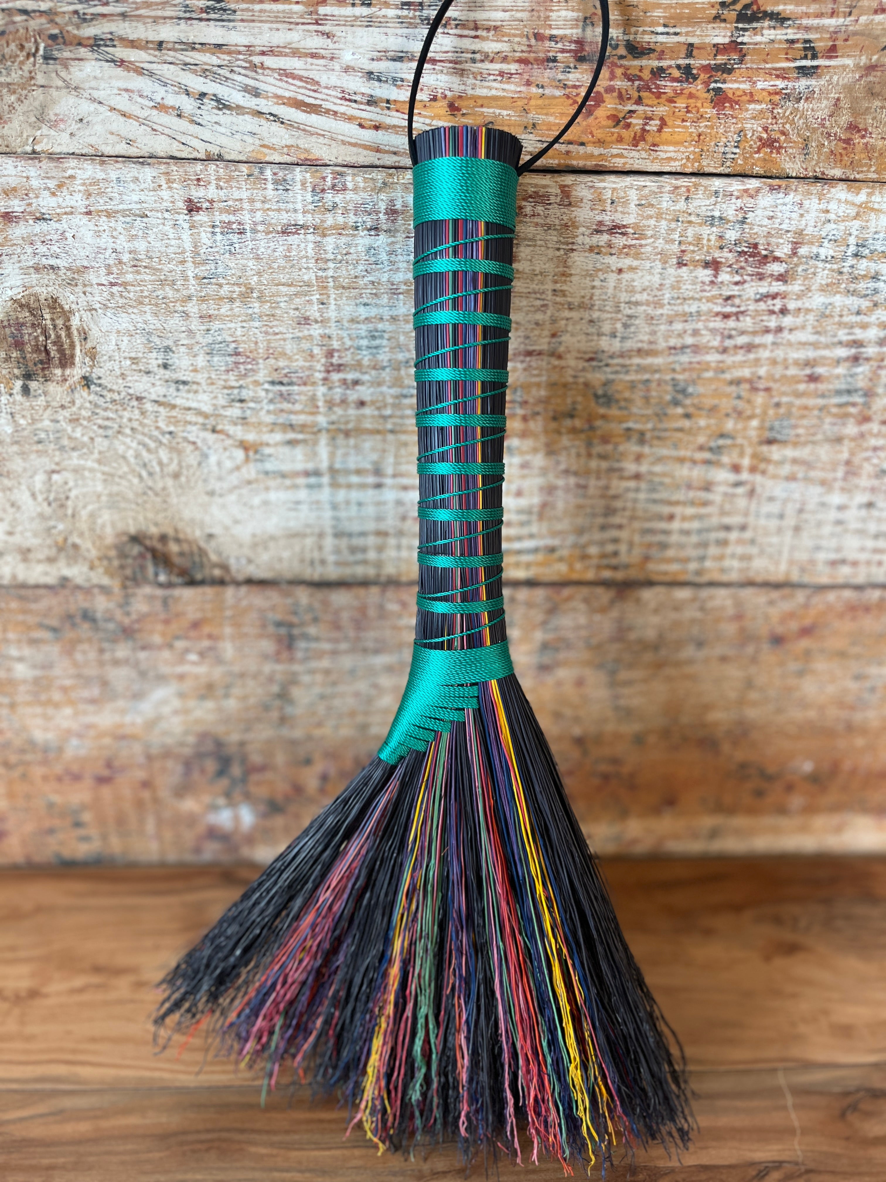 Midnight Prism Whisk/Bold Spectrum/Teal Thread
