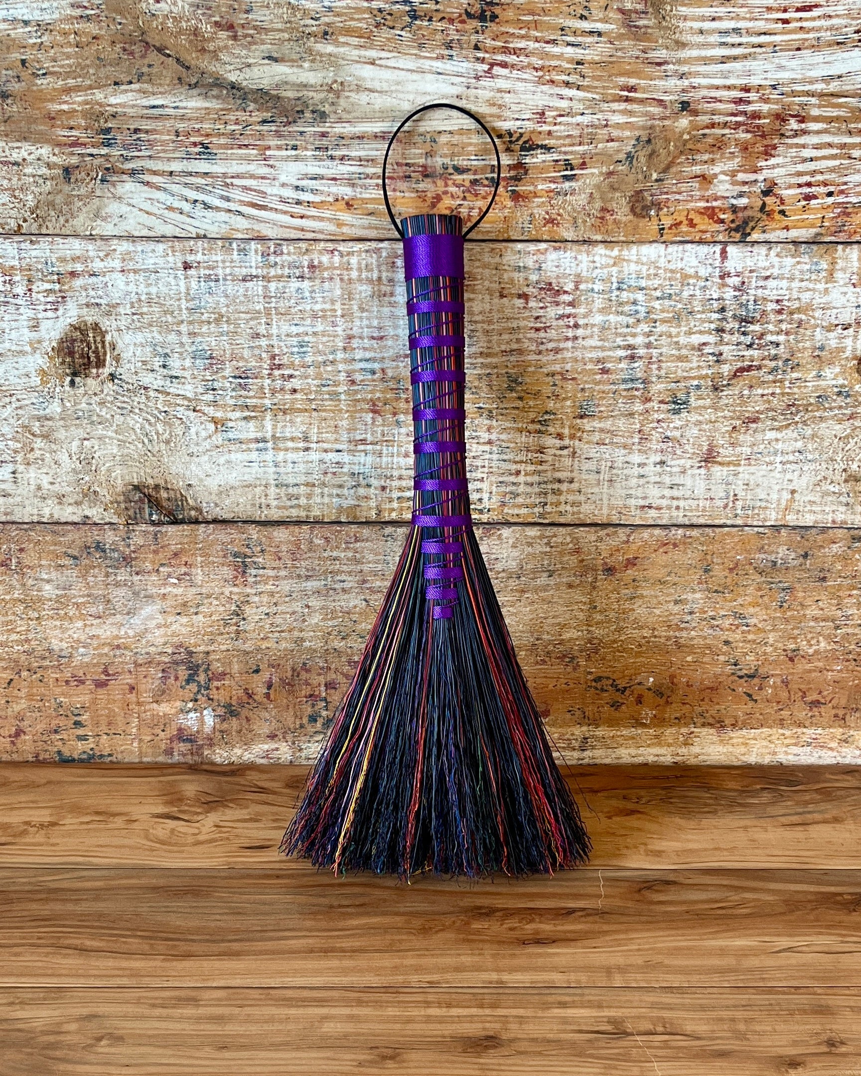 Midnight Prism Whisk/Blended Spectrum/Purple Thread