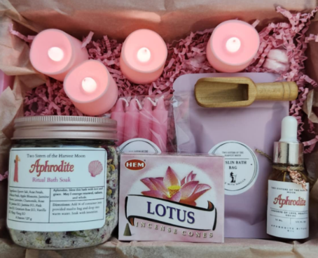 Luxurious Aphrodite ritual bath set for love, beauty, devotion, and sacred self-care.
