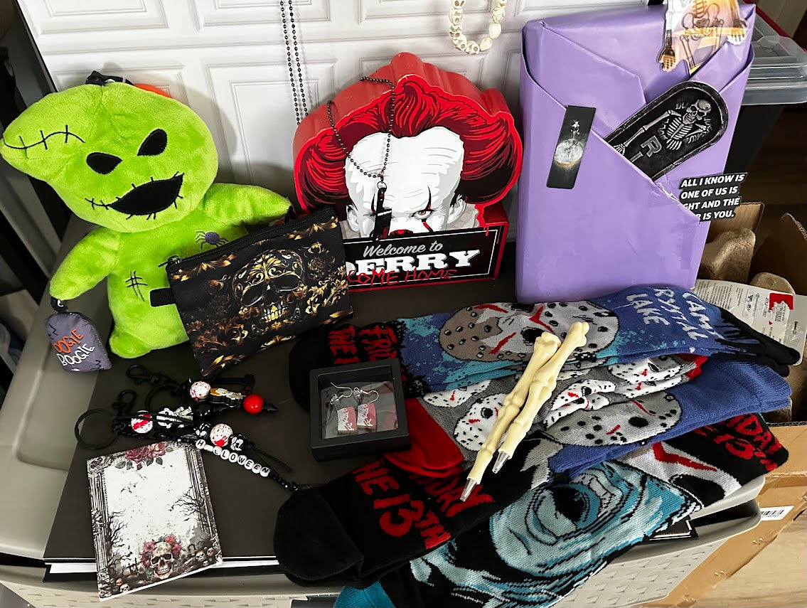 Horror Boo Basket – Blind Date with a Gothic Book &amp; Spooky Goodies