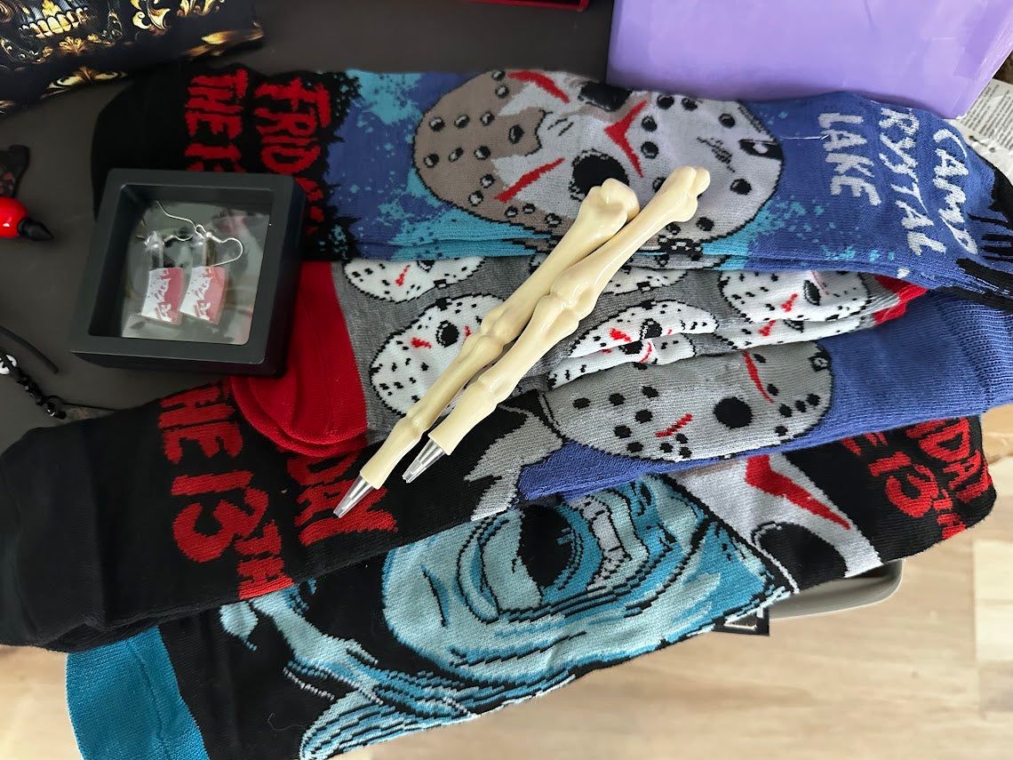 Horror Boo Basket – Blind Date with a Gothic Book &amp; Spooky Goodies