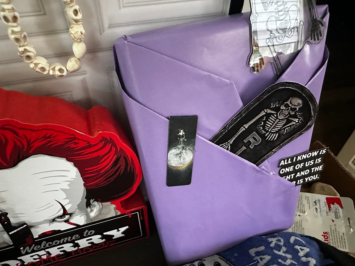 Horror Boo Basket – Blind Date with a Gothic Book &amp; Spooky Goodies