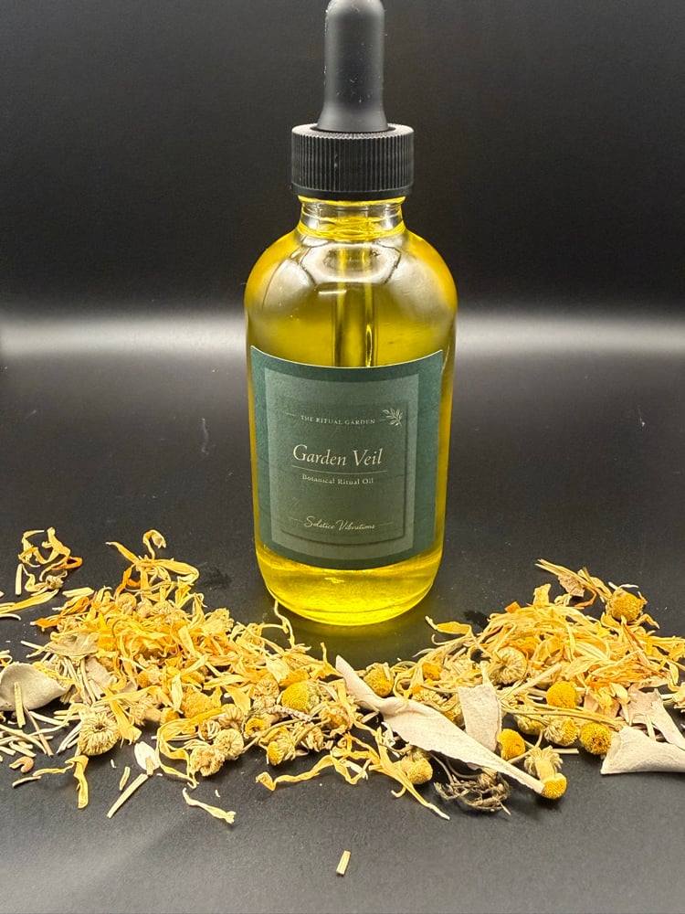Garden Veil — Botanical Ritual Oil