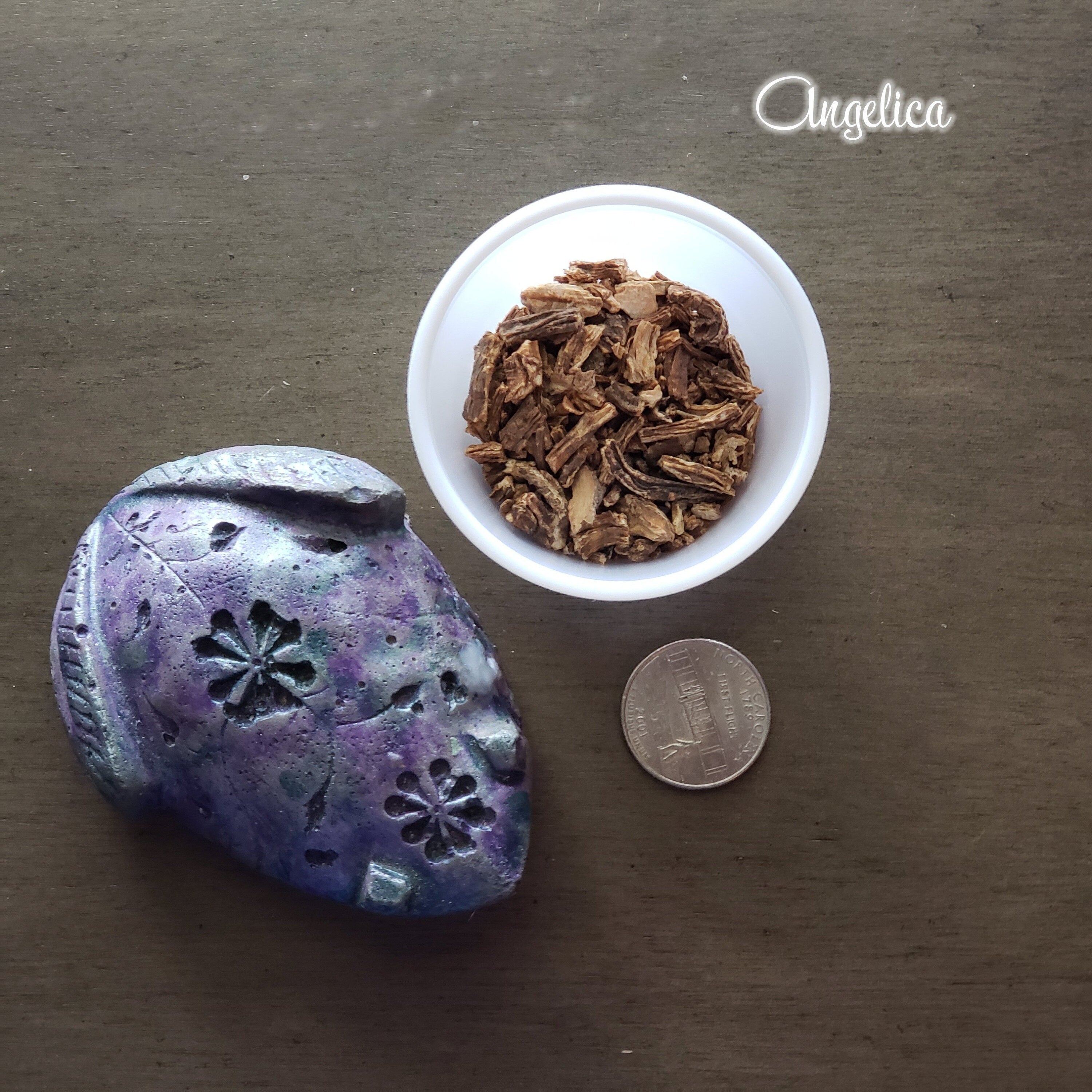 Angelica Root, Protection, Purification, Uncrossing, Healing, Lost Love (1 oz)
