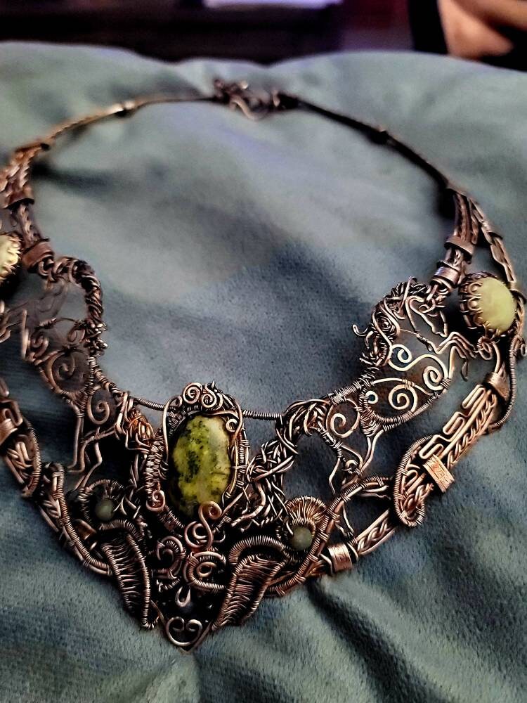 Copper horse necklace,  horse rearing, equestrian gifts for trainers, horse gifts for women, serpentine. Aventurine, statement necklace