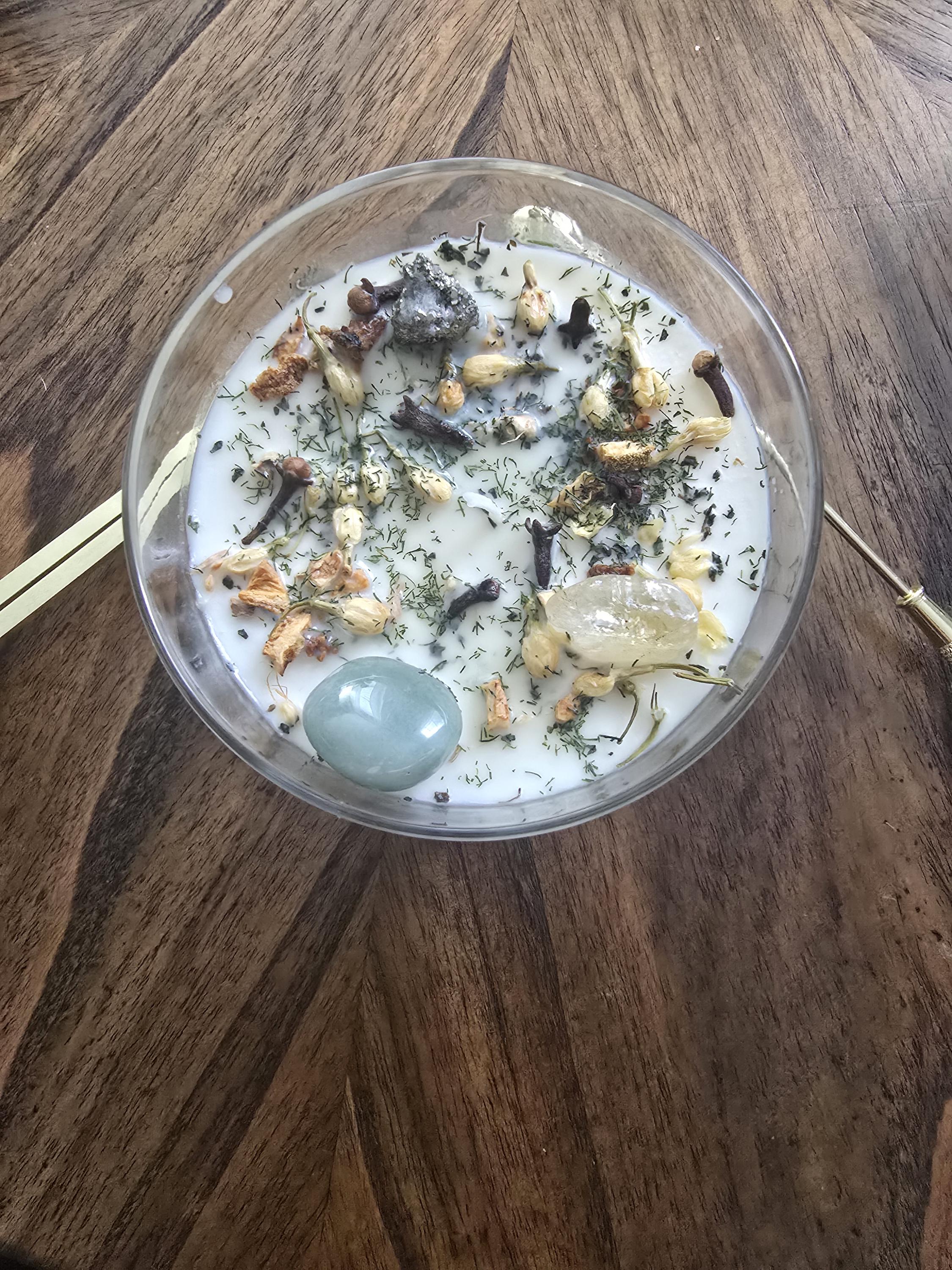 Abundance Intention Candle: Aventurine, Citrine &amp; Pyrite Crystal Blend