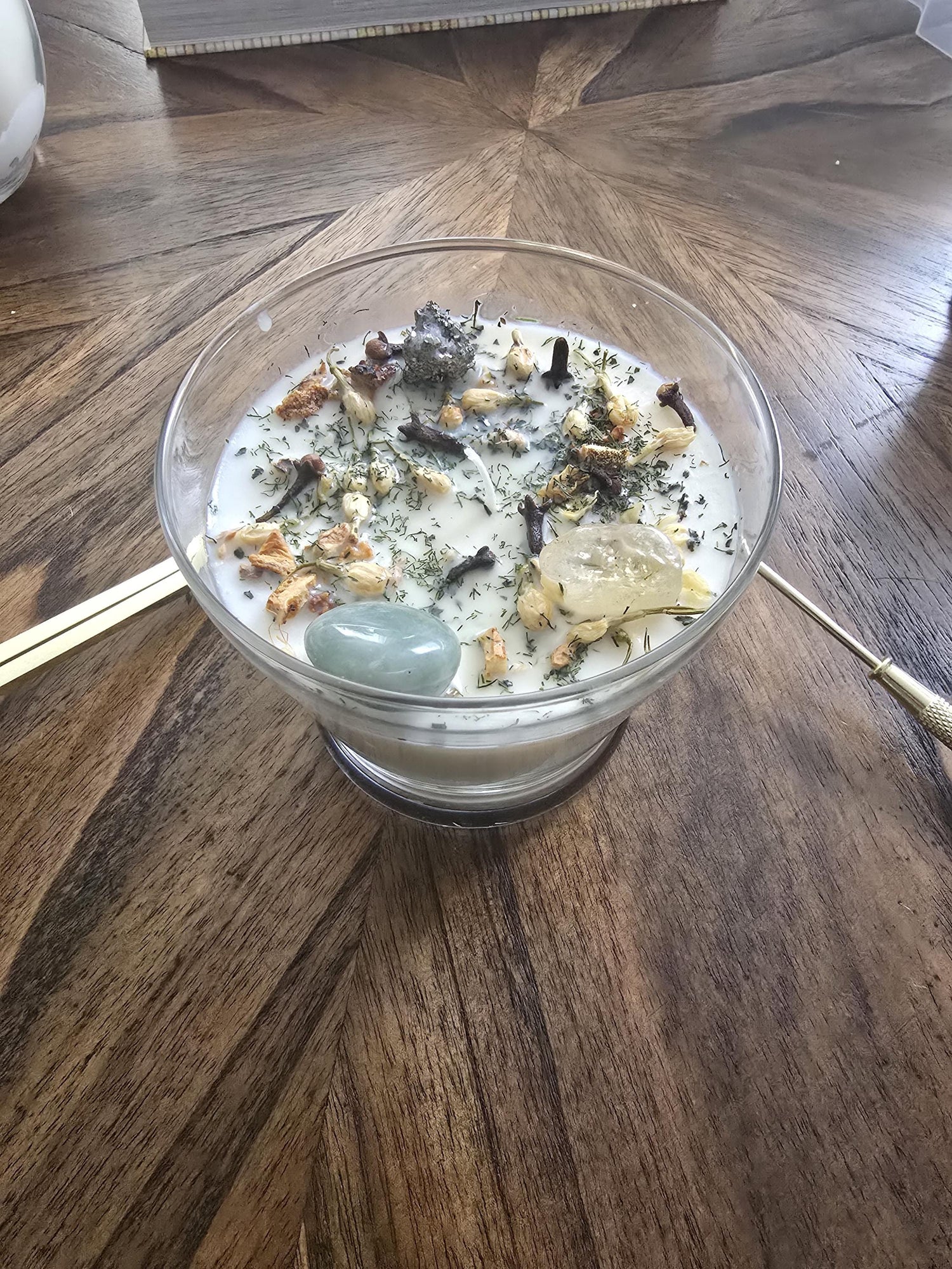 Abundance Intention Candle: Aventurine, Citrine &amp; Pyrite Crystal Blend