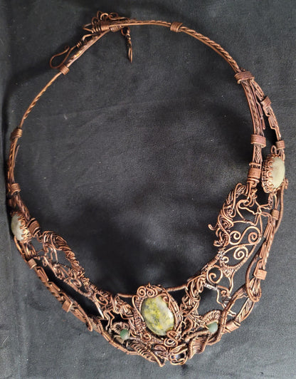 Copper horse necklace,  horse rearing, equestrian gifts for trainers, horse gifts for women, serpentine. Aventurine, statement necklace