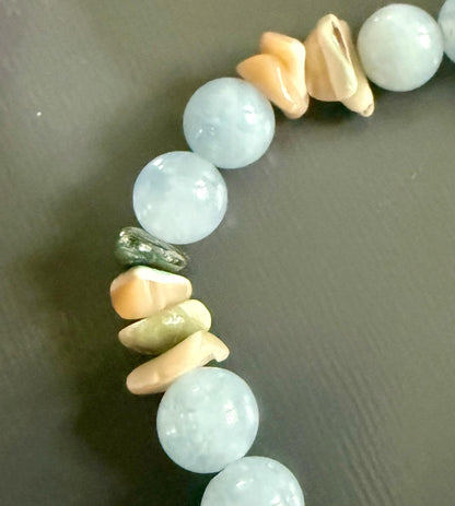 Pisces Zodiac Bracelet with Aquamarine and Shell Beads.