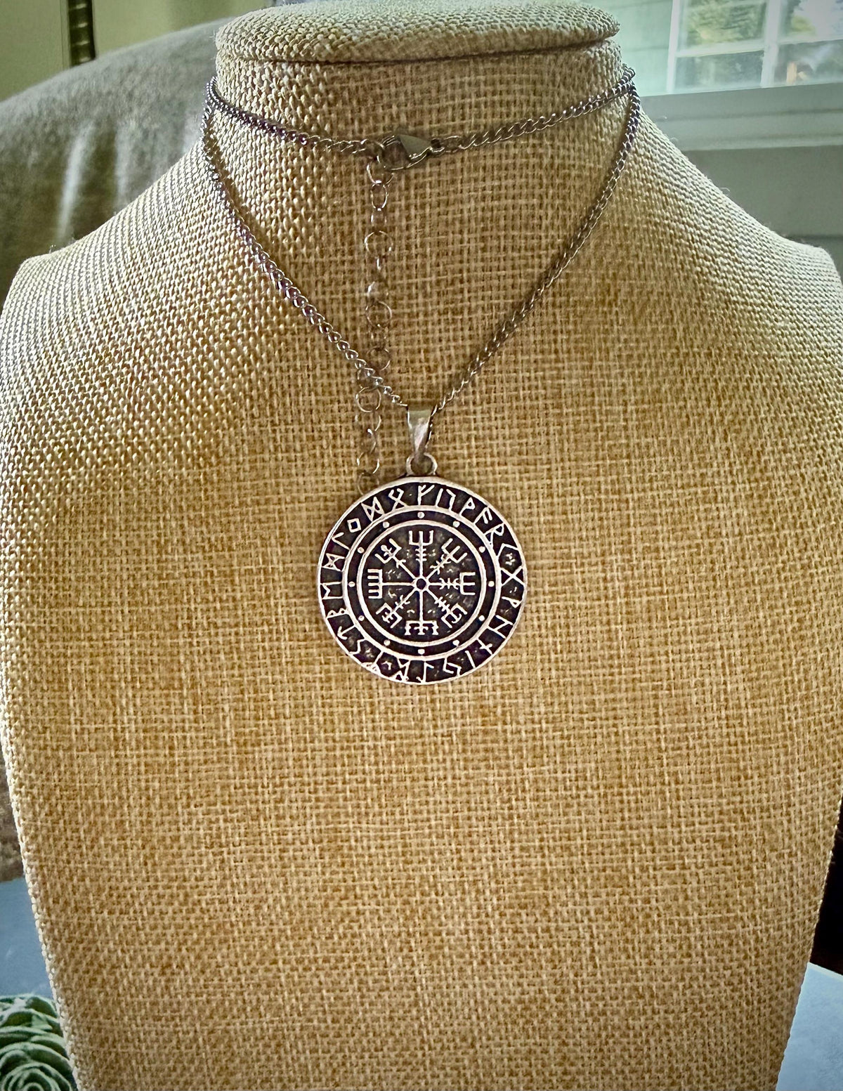 Vegvisir Viking Compass Pewter Pendant Chain Necklace.