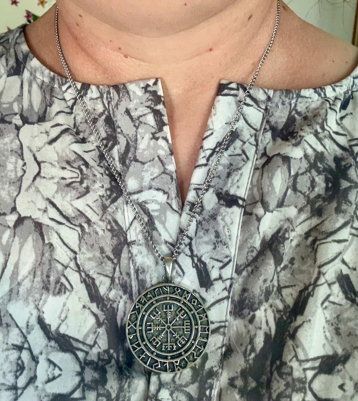 Vegvisir Viking Compass Pewter Pendant Chain Necklace.