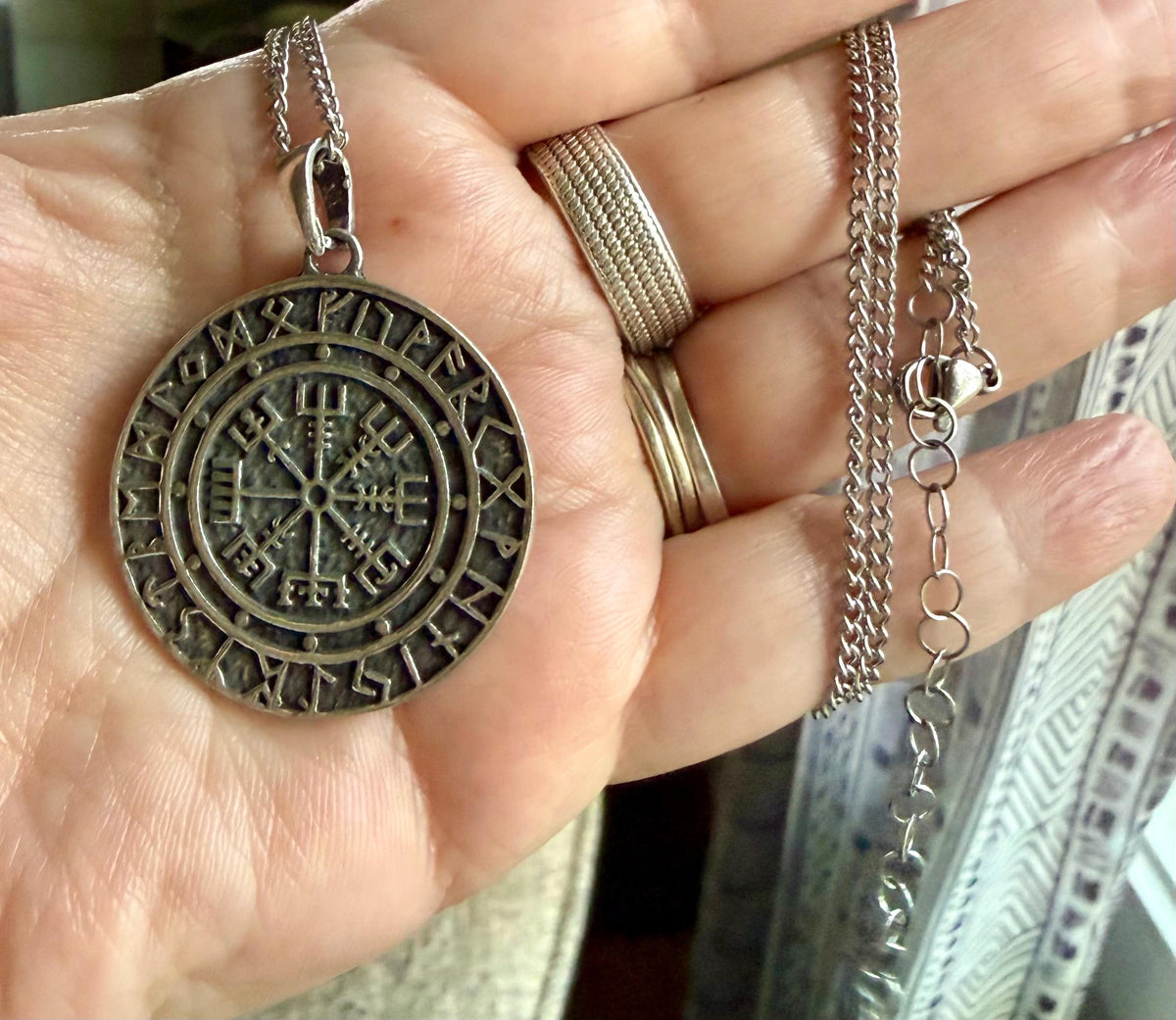 Vegvisir Viking Compass Pewter Pendant Chain Necklace.