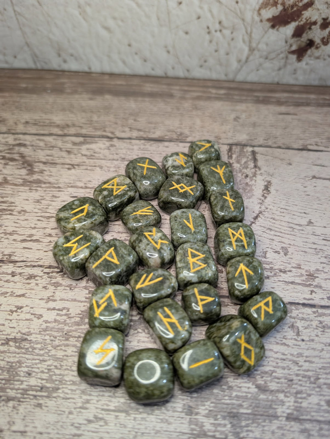 Vesuvianite rune set