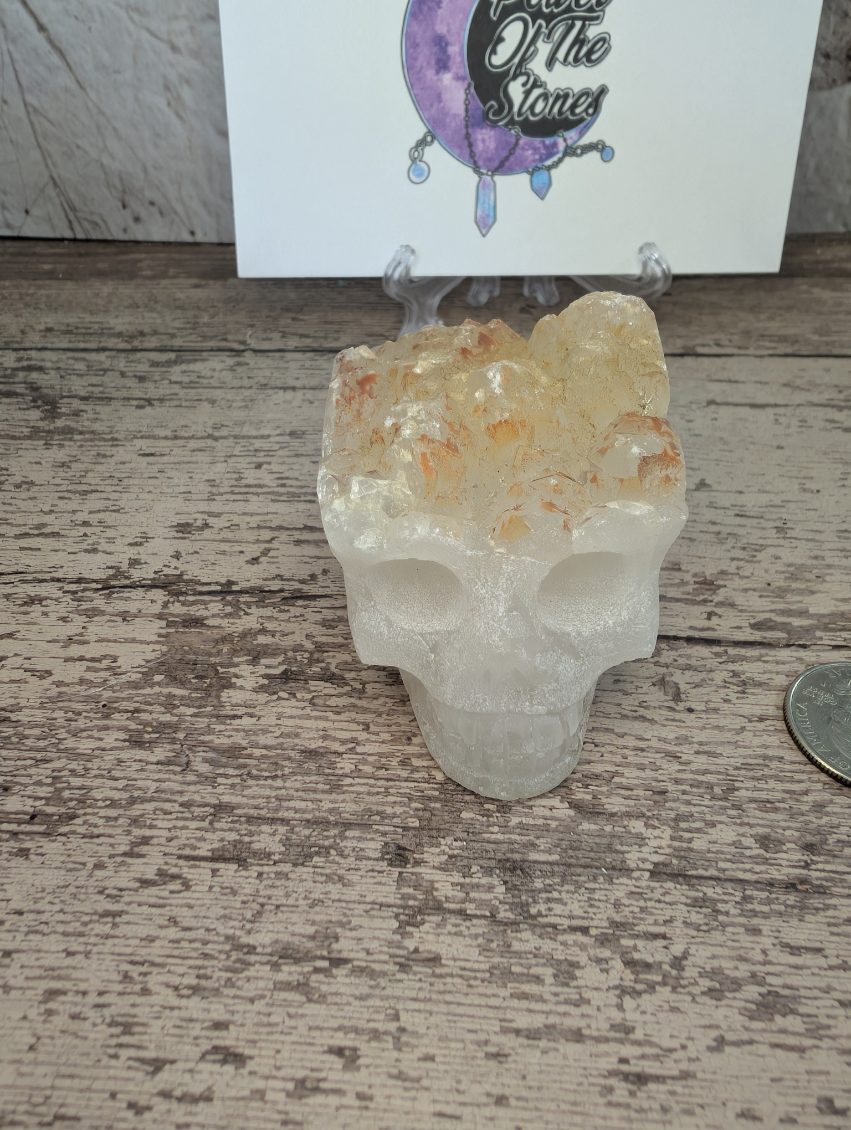 Quartz carved skull