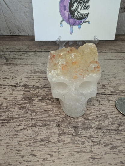Quartz carved skull