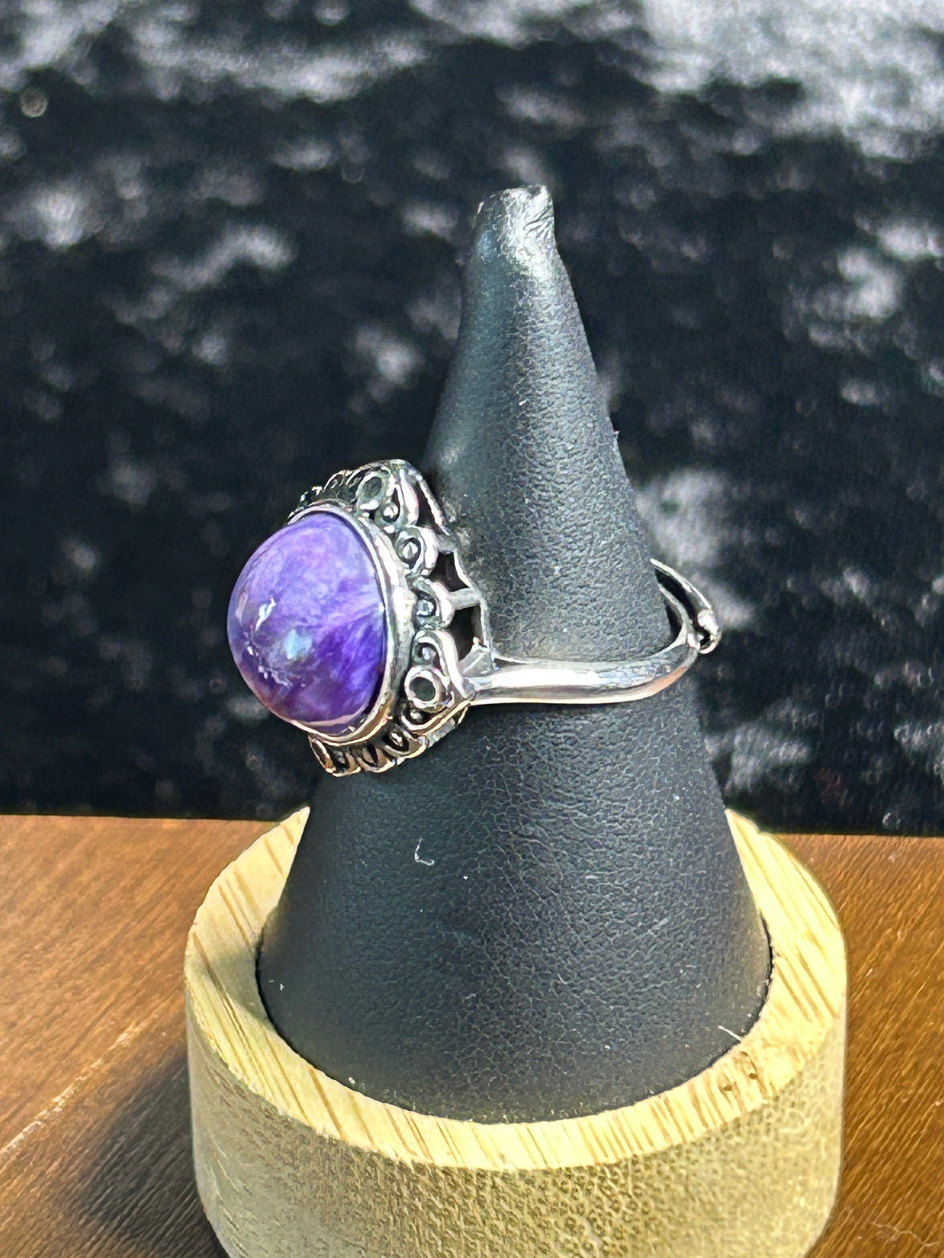Beautiful HQ Charoite Oval Ring - Adjustable