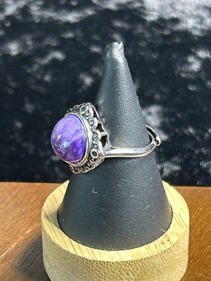 Beautiful HQ Charoite Oval Ring - Adjustable
