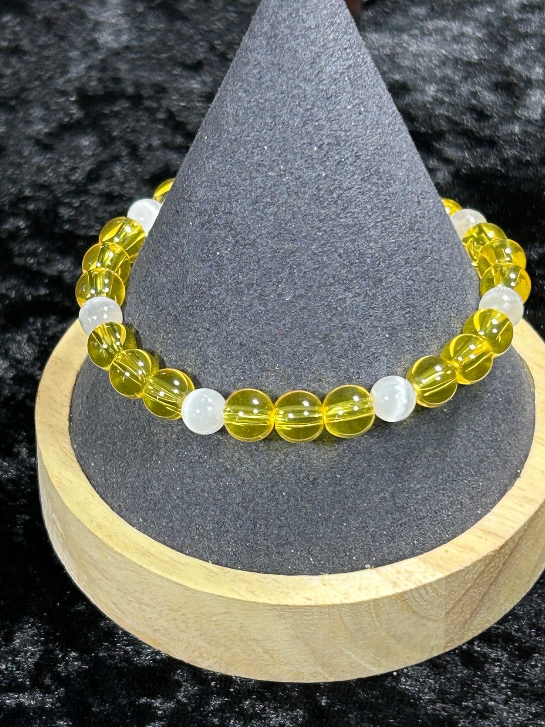 Beautiful Natural Amber Beaded Stretch Bracelet with Selenite