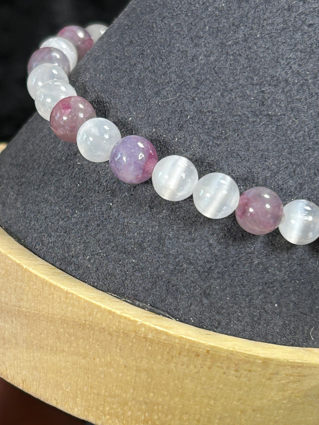 Beautiful HQ Unicorn Stone &amp; Selenite Beaded Stretch Bracelet