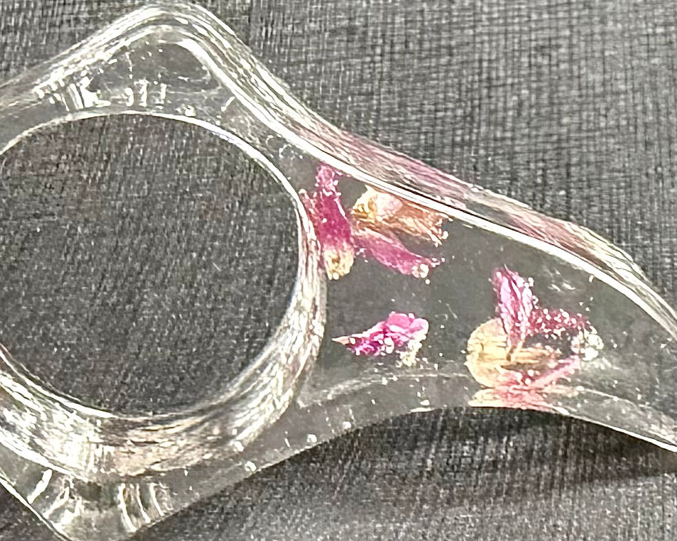 Resin with Gomphrena Globosa Thumb Page Holder