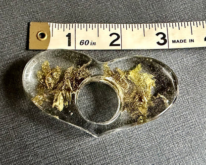 Resin with Mugwort Thumb Page Holder