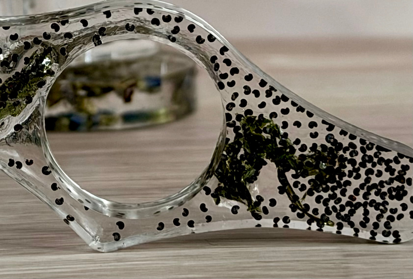 Resin Thumb Page Holder Cloaking 1