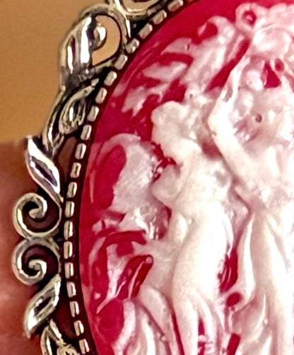 Triple Goddess Cameo Broach (pink)