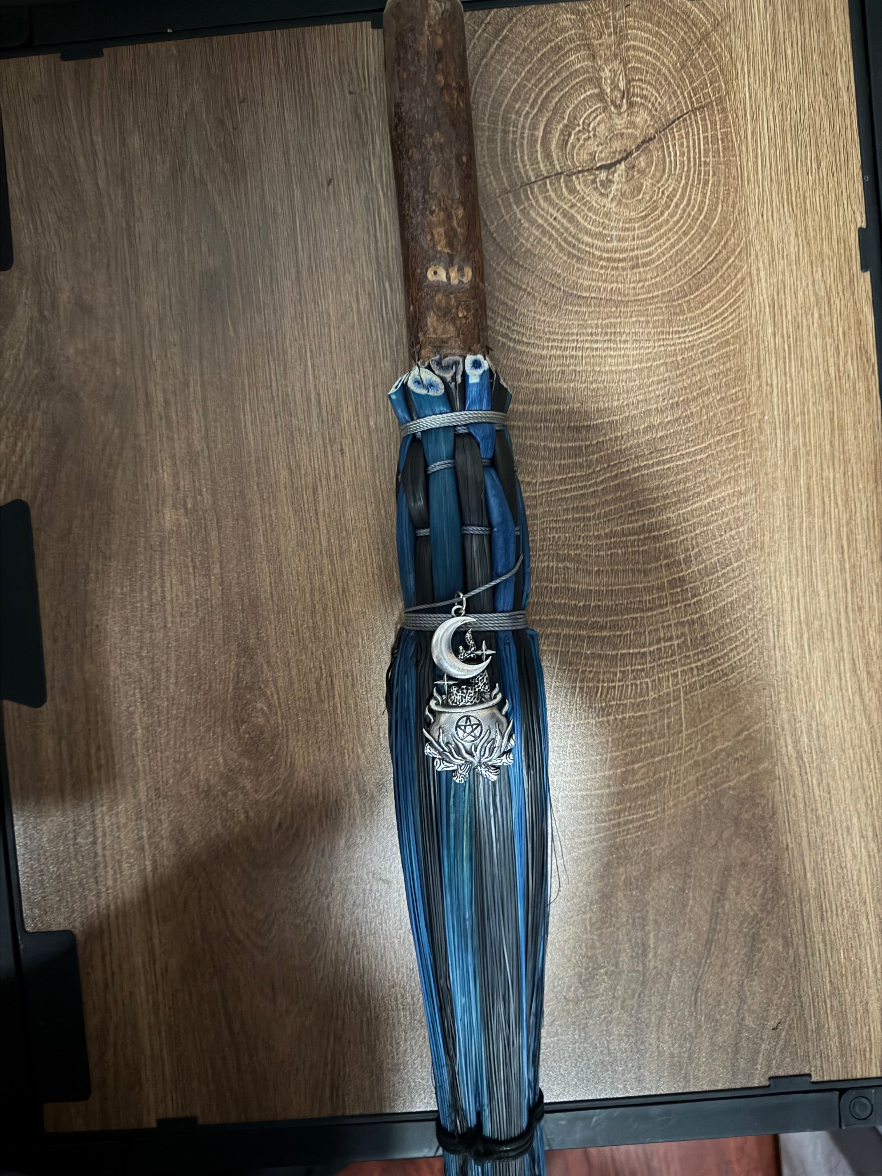 Black and blue Cobwebber