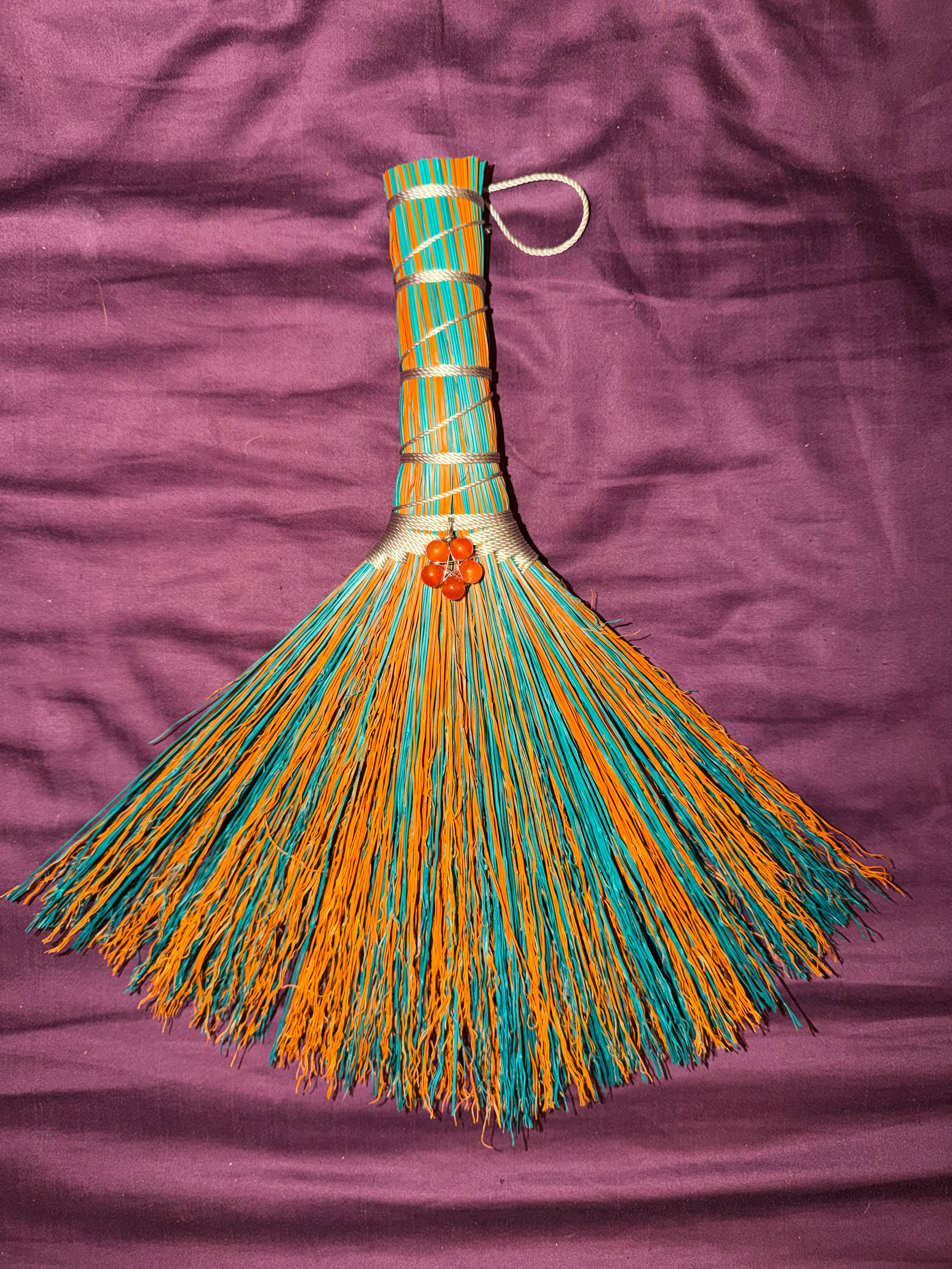 Carneleon broom