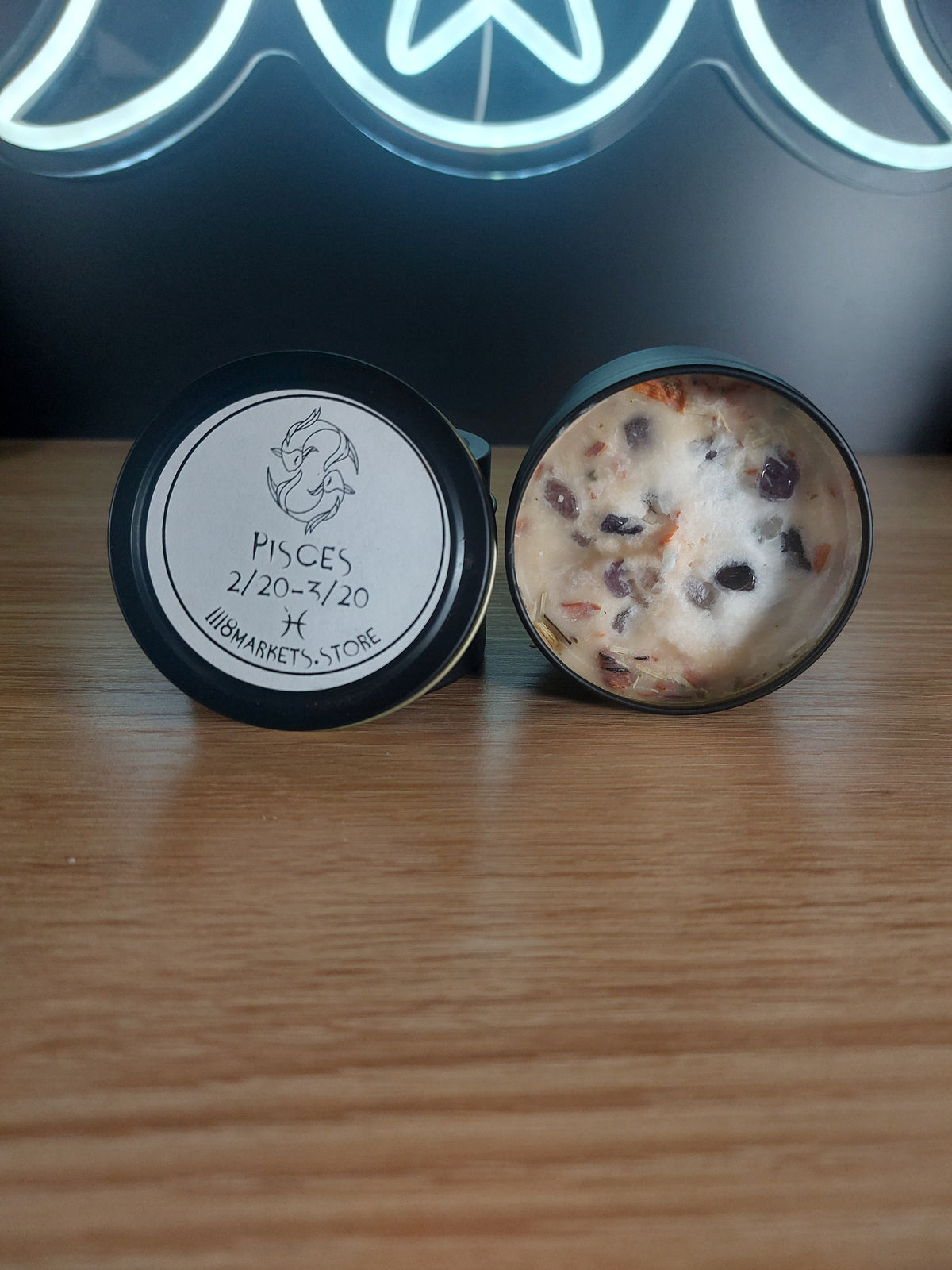 Small Pisces Crystals &amp; Herbs Candle