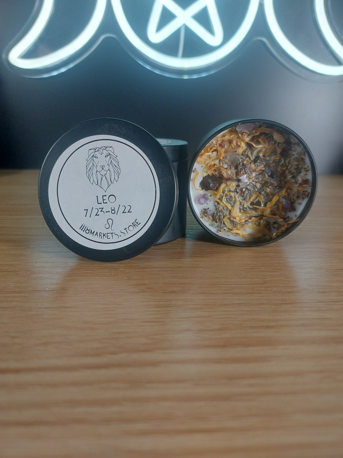 Small Leo Crystals &amp; Herbs Candle