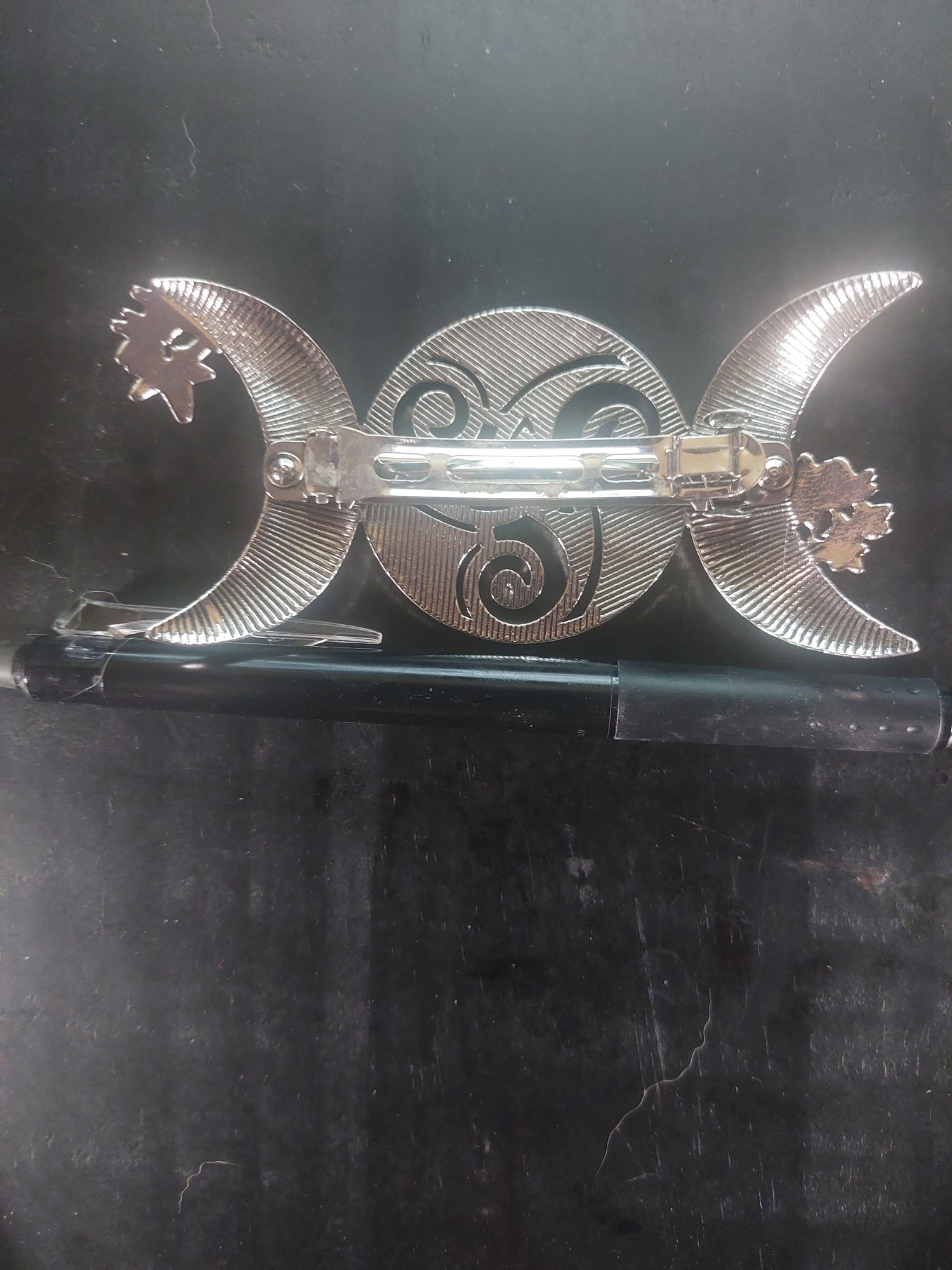 Metal Triple Moon with Teiscal Barrette