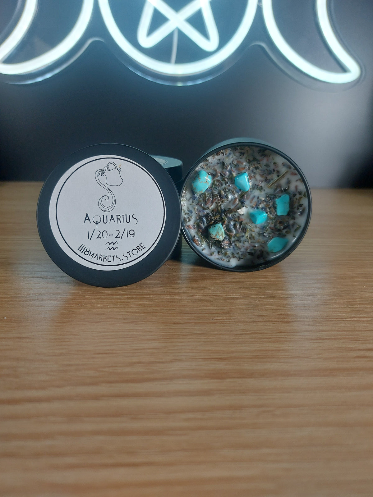Small Aquarius Crystals &amp; Herbs Candle
