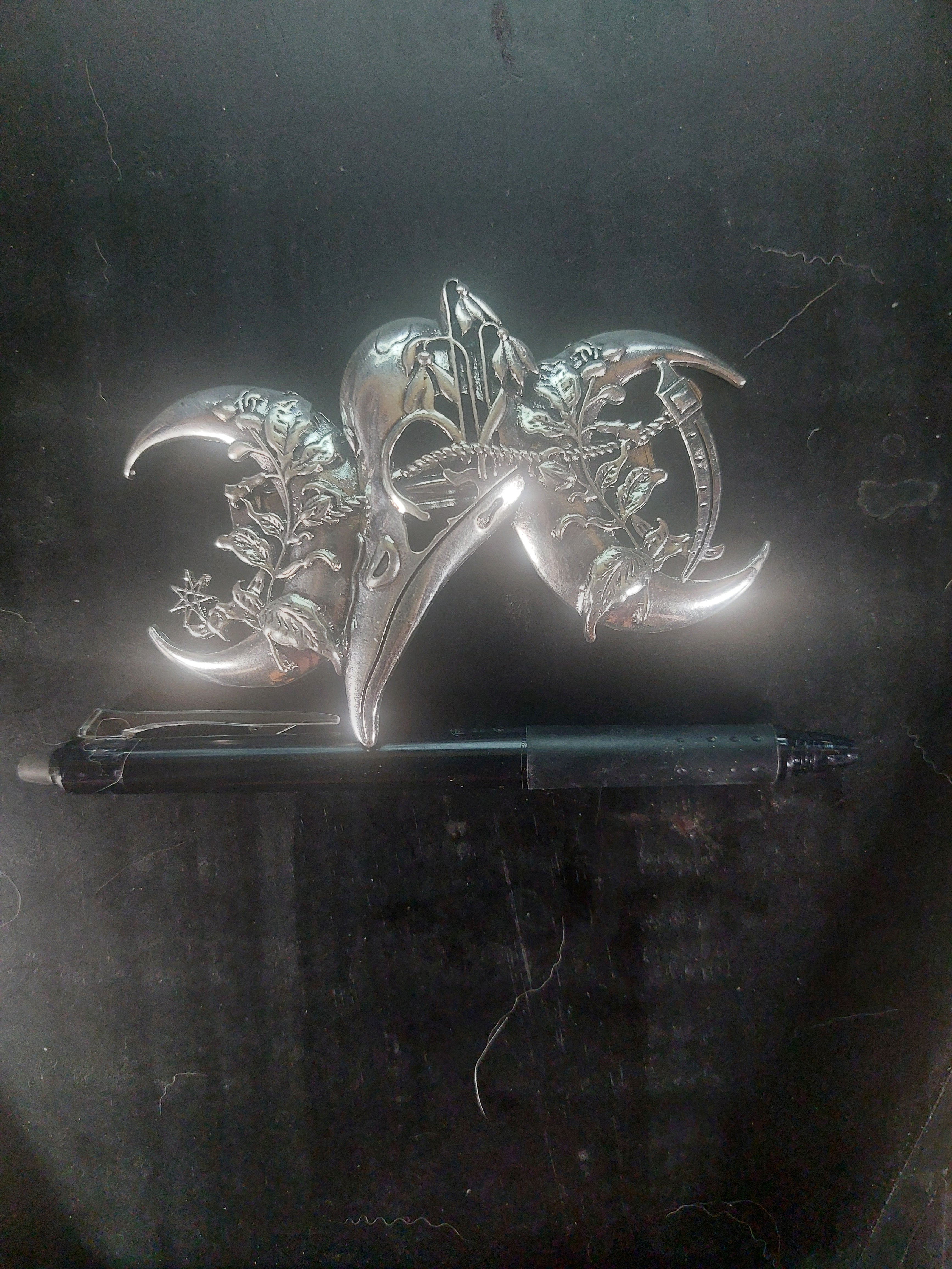 Metal Triple Moon Raven Barrette